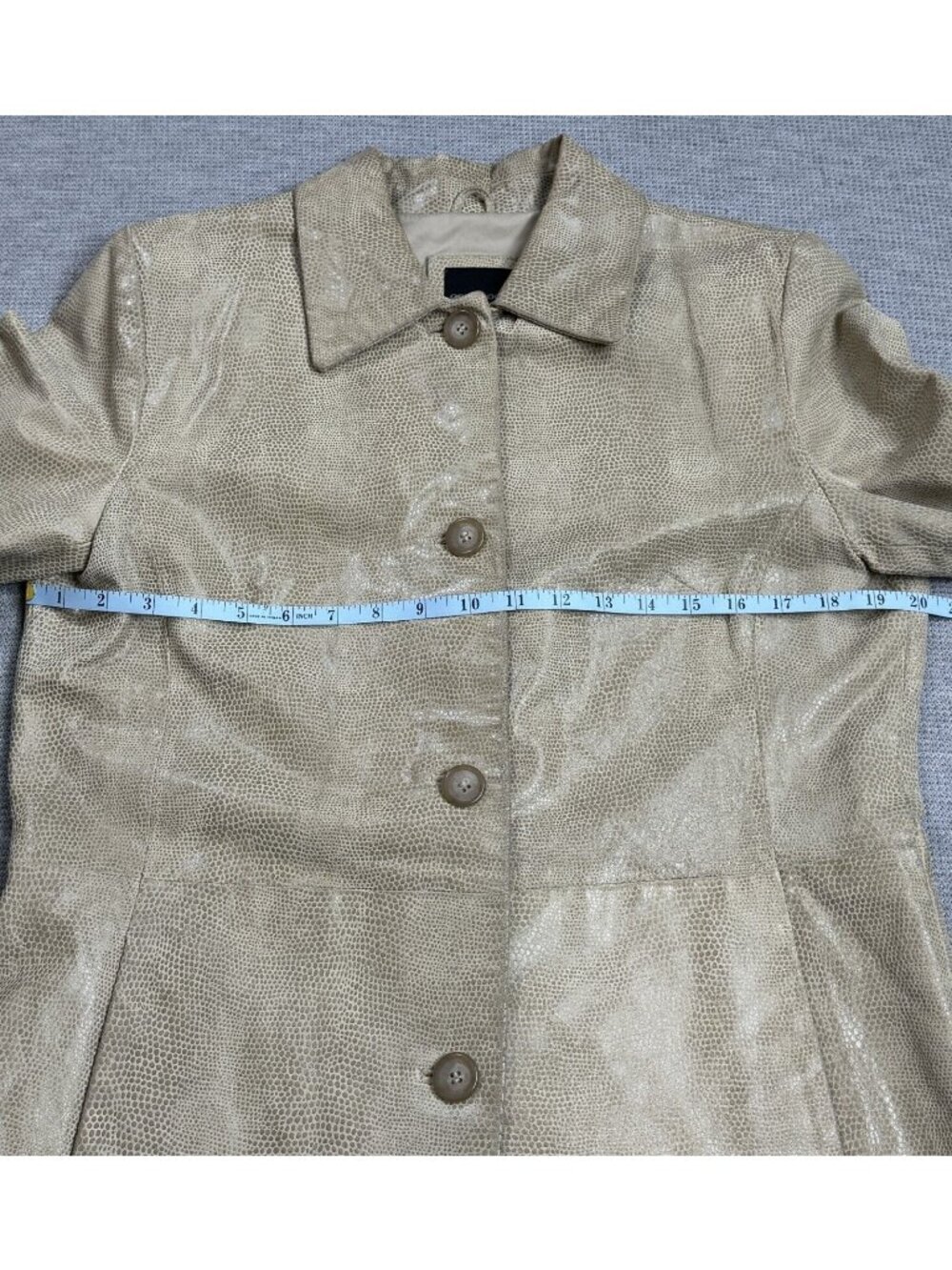 Colebrook & Co Leather Coat Womens Size M Tan Snakeskin Button Front Lined Beige - Picture 11 of 16